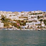 Isole italiane tranquille e affascinanti, ideali per una vacanza estiva a prezzi accessibili.