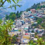 Borgo incantevole con stradine acciottolate e case colorate, ideale per chi ama scoprire nuovi luoghi.