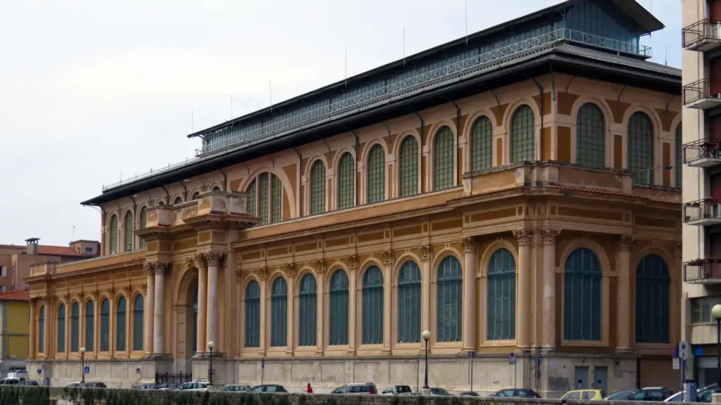 Livorno e il Mercato delle Vettovaglie: come leggere architettura, banchi e canali nello stesso tratto di centro storico
