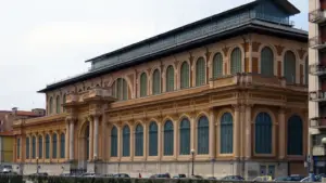 Livorno e il Mercato delle Vettovaglie: come leggere architettura, banchi e canali nello stesso tratto di centro storico