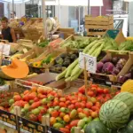 Mercato di Ballarò al mattino: cosa raccontano voci, banchi e strade oltre il cibo da comprare