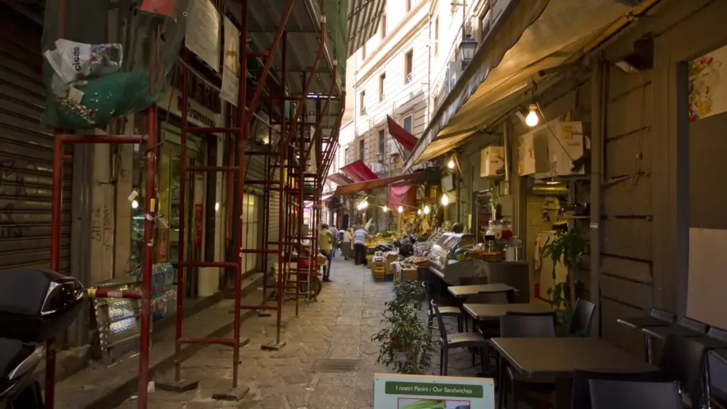 Palermo, la Vucciria dopo il mercato: cosa resta del quartiere quando cambiano banchi e orari