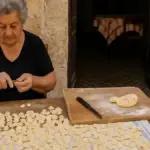 Bari vecchia e le orecchiette: come raccontare una tradizione domestica senza trasformare le persone in attrazione
