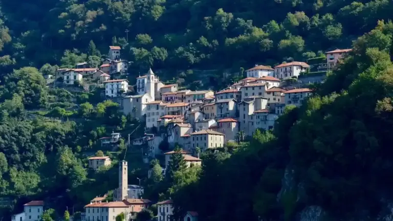 Una gita al lago in Lombardia senza auto: le domande da farsi prima di scegliere il borgo